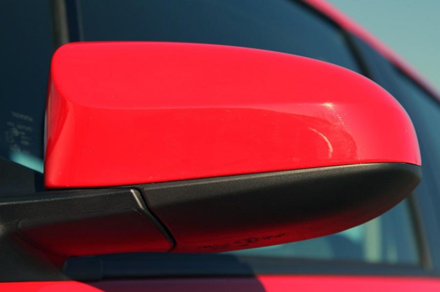  Toyota Yaris SE 2012 года  (фото 31 из 33)
